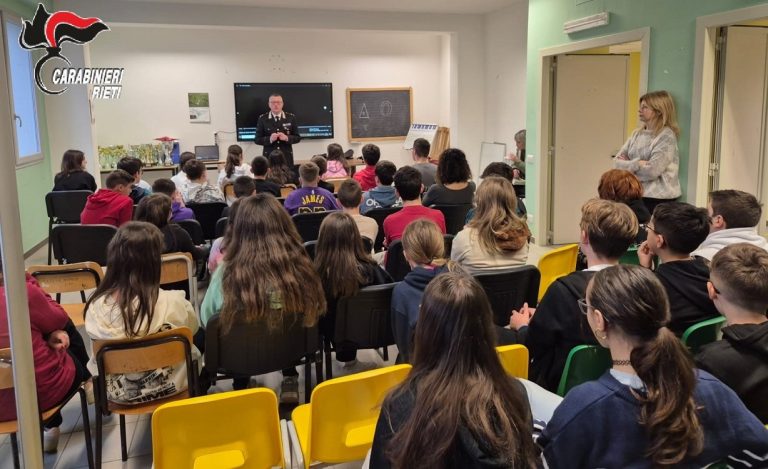 I Carabinieri di Rieti incontrano gli studenti della Merini e della Pascoli
