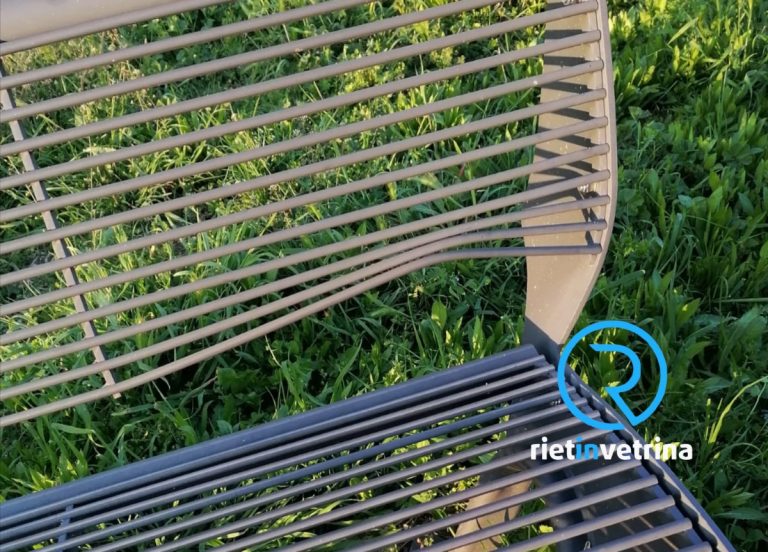 SEI TU IL REPORTER – “Rotta e divelta la panchina lungo il Velino zona chiuse”