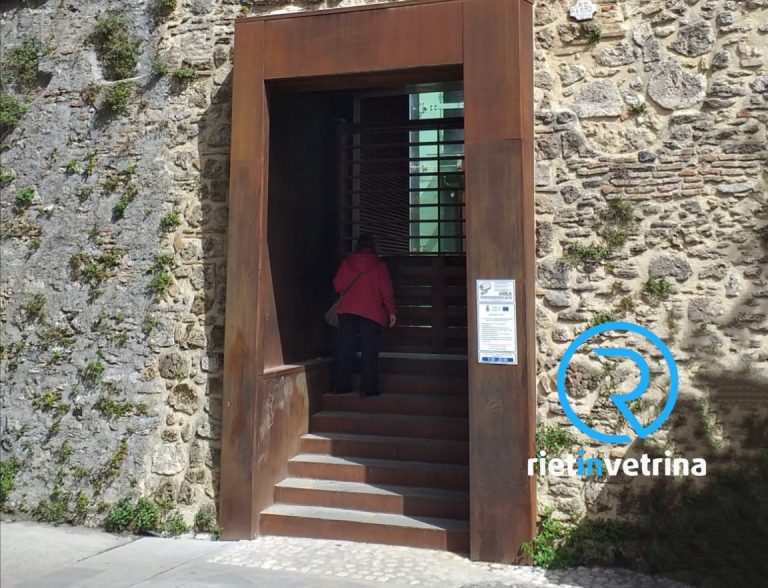 Ascensore di San Pietro Martire chiuso per pulsantiera danneggiata