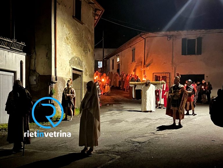 Emozioni a Contigliano per la Via Crucis del Venerdi Santo – LE FOTO