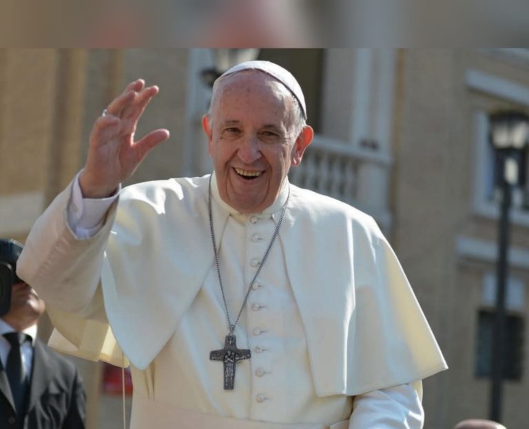 Monsignor Piccinonna ricorda Papa Francesco: “Dolore e smarrimento per la notizia della sua morte”