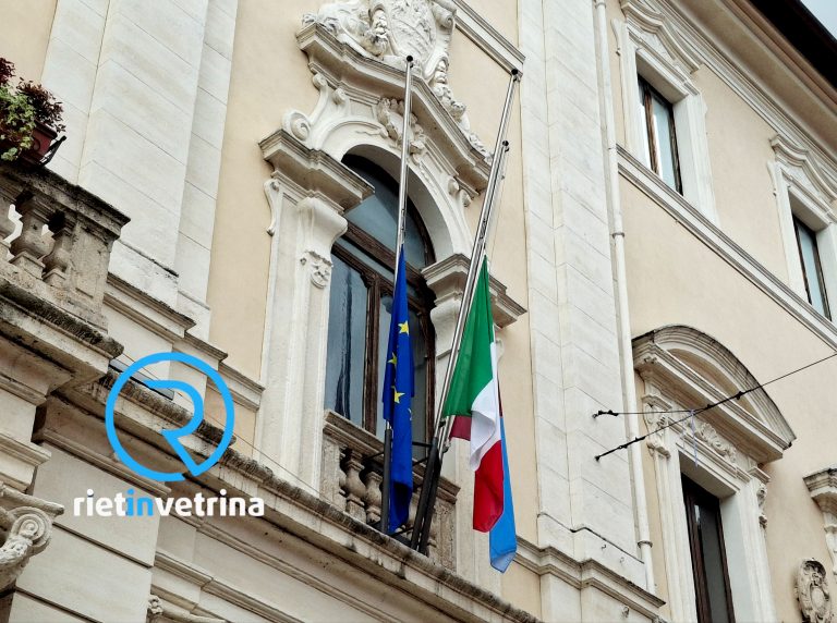 Cinque giorni di Lutto Nazionale per la scomparsa di Papa Francesco: bandiere a mezz’asta