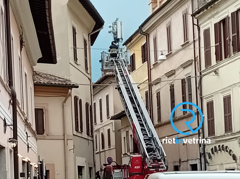 Fulmine caduto in via Garibaldi, l’intervento del Pompieri