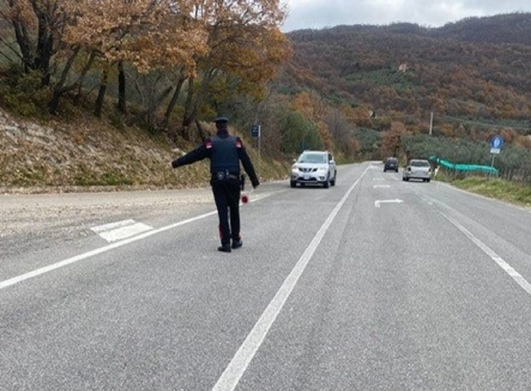 29enne sabino trovato con in tasca coltello e droga: arrestato