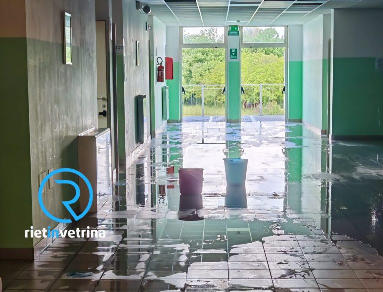 Maltempo, allagate due classi dell’Odontotecnico al Polo Didattico. DS Giovannetti: “Situazione tranquilla, sul posto Provincia e Pompieri”