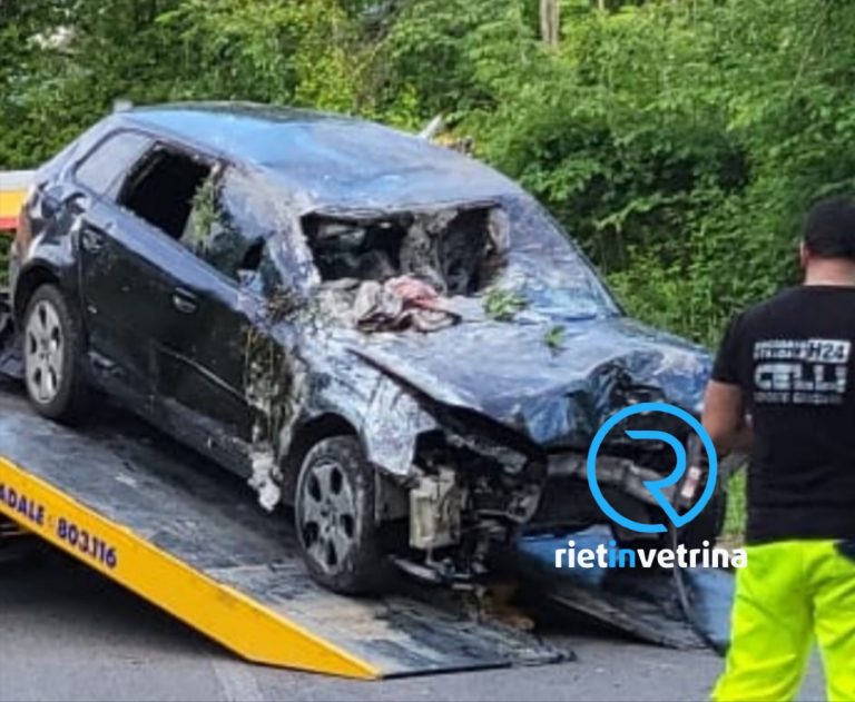 Auto si ribalta sulla Salaria Vecchia. Ferito elitrasportato al Gemelli di Roma