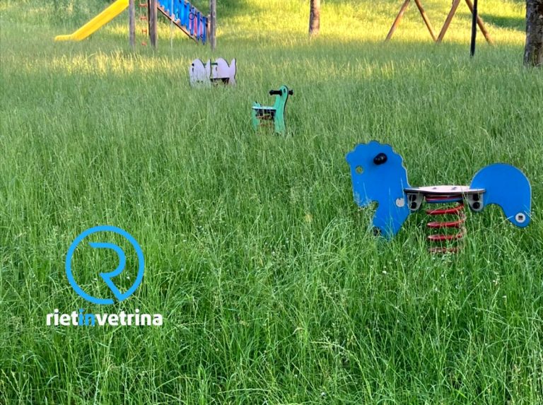 SEI TU IL REPORTER di Rietinvetrina – “ASM intervenga nel parco giochi di via P.L. Mariani. L’erba è altissima”