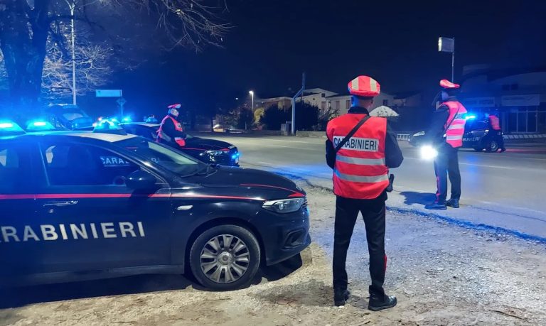 Erano ai domiciliari, ma i Carabinieri li trovano nello stesso luogo del precedente arresto