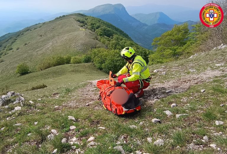 Grave trauma cranico per un escursionista caduto dal Monte Cervia