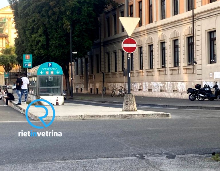 SEI TU IL REPORTER – “Da piazza Mazzini si insiste ad entrare contromano in piazza Berlinguer. È pericoloso!”