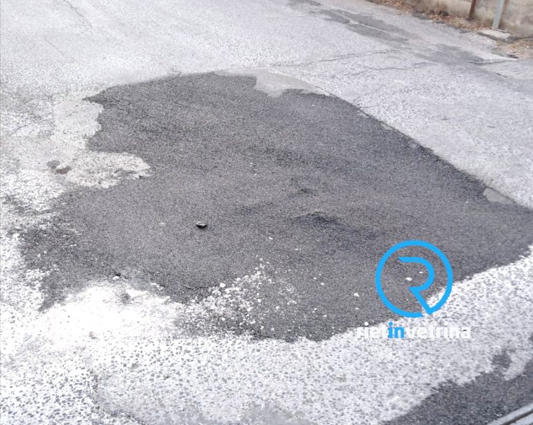 Grazie all’articolo di Rietinvetrina sanata la buca tra via Morro e via Leonessa