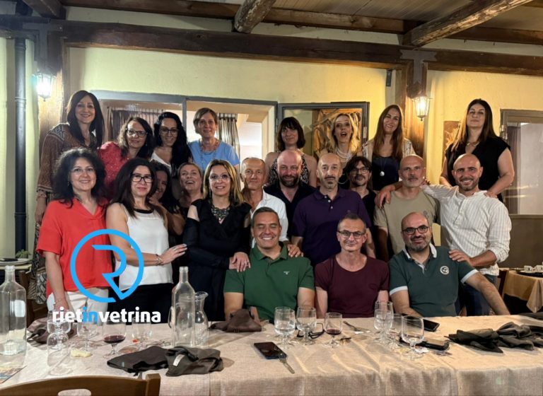 A 30 dalla maturità la III D del Varrone si ritrova a cena: “Come se il tempo non fosse mai passato”