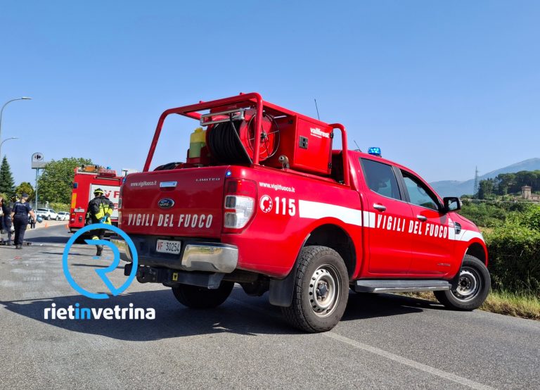 Grave frontale in via Ricci: persona rianimata sul posto. La seconda trasferita al de Lellis