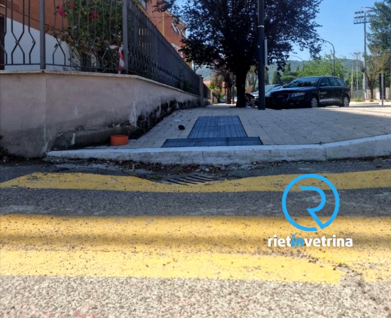 SEI TU IL REPORTER di Rietinvetrina – “In via Theseider nei nuovi marciapiedi si sono dimenticati lo scivolo per chi si muove in sedia a rotelle”
