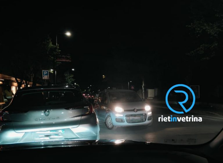 Auto contromano in viale Maraini, sfiorato il frontale