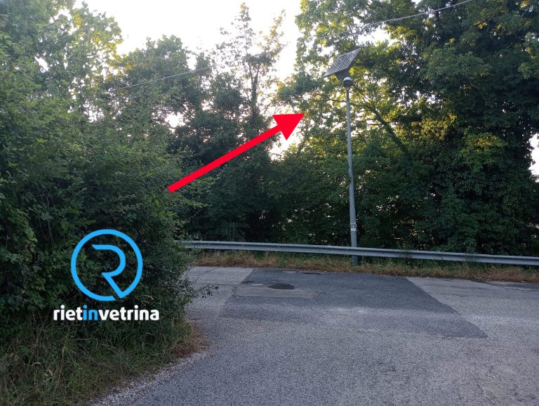 SEI TU IL REPORTER – “Lampione spento da anni dietro la curva per Sant’Elia. Evitiamo altri incidenti”