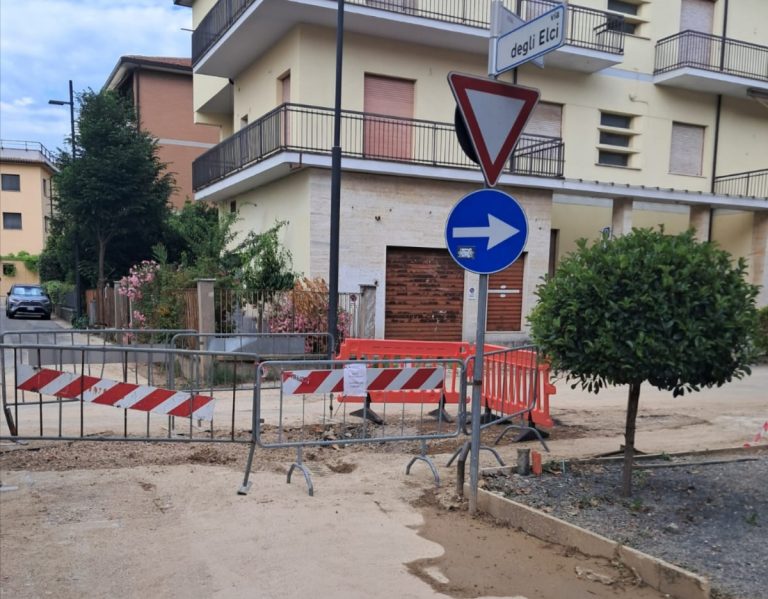 NOME: “Il Comune di Rieti rifà i parcheggi, ma non le tubature. Ancora rotture alle condotte dell’acqua”