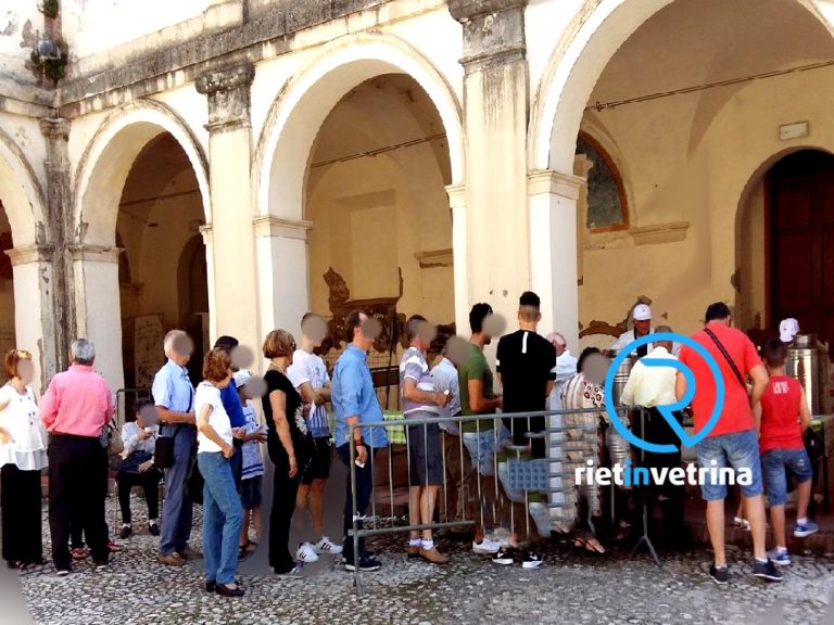 Rinnovata la tradizione della cioccolata calda con biscotto per sant’Antonio