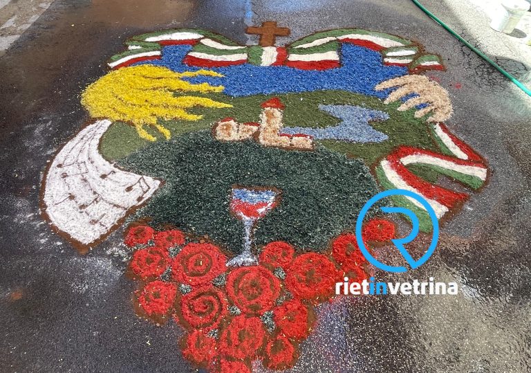 Un quadro infiorato in memoria di: Martina Ventura, Daniele Raimondi e Domenico Cipolloni