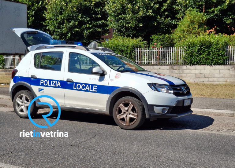 Scontro in via Molino della Salce tra due auto: Polizia Locale sul posto