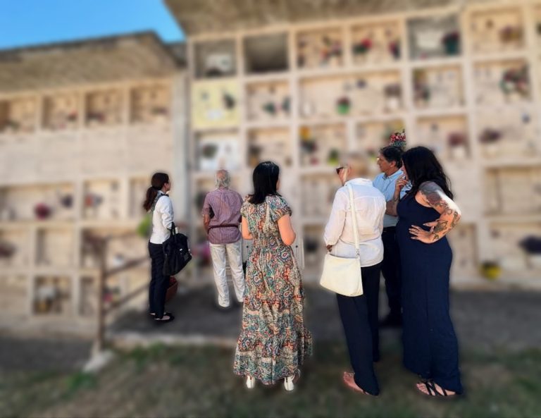 I rappresentanti di Ito visitano la tomba di Renato Buccioni