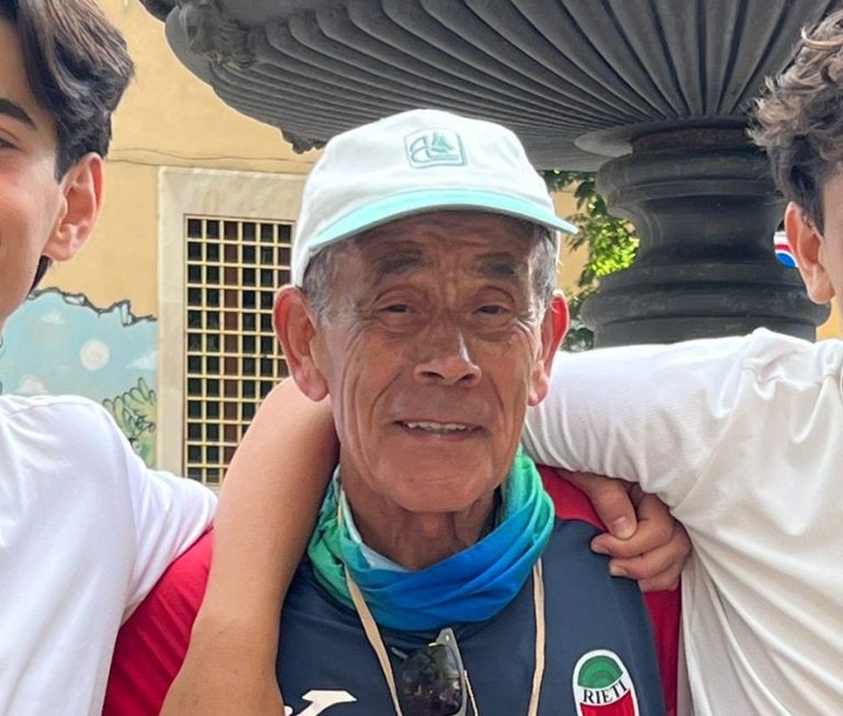 L’82enne antrodocano Valerio Donarelli conclude la 50km dell’Ultramaratona del Gran Sasso: per lui medaglia di Bronzo