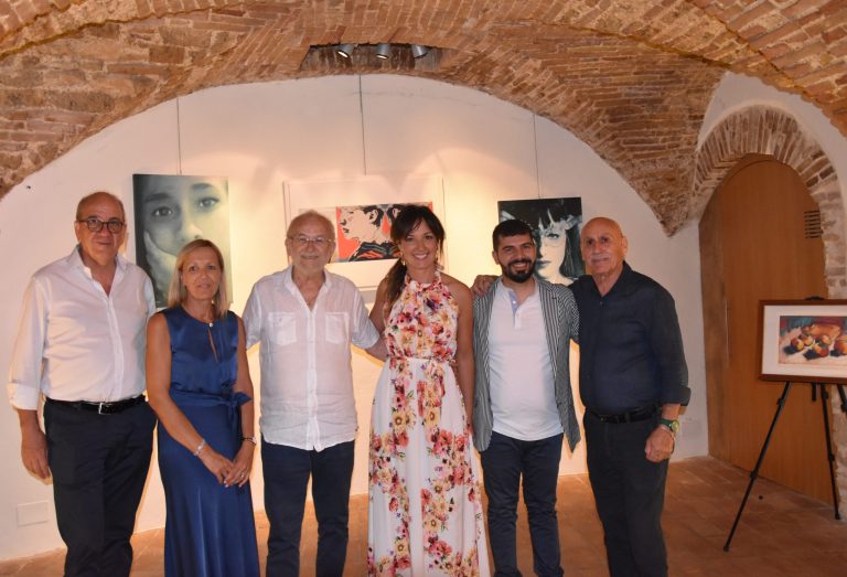 Successo ad Ornaro Alto per la mostra di Gianni Turina “Dal Tradizionale al Digitale” – LE FOTO