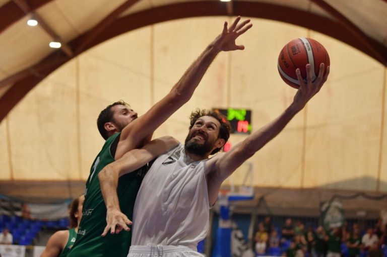 Alla Sebastiani non riesce la rimonta, Avellino ha la meglio per 76-80