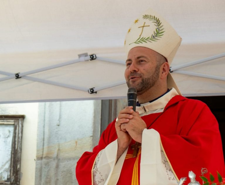 Il vescovo Piccinonna visita Fiamignano, Vallecupola e Colle San Mauro per tre Celeberazioni Eucaristiche