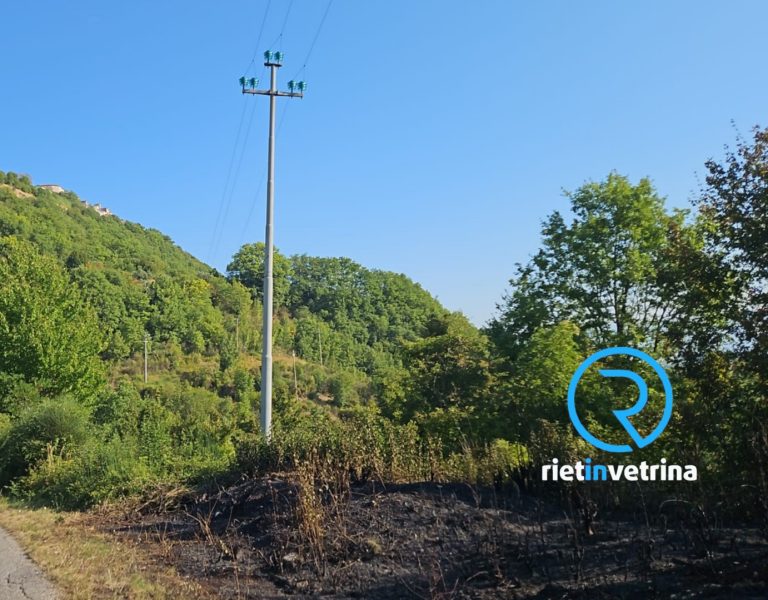 Due fulmini a ciel sereno cadono a Poggio Perugino e scoppia l’incendio