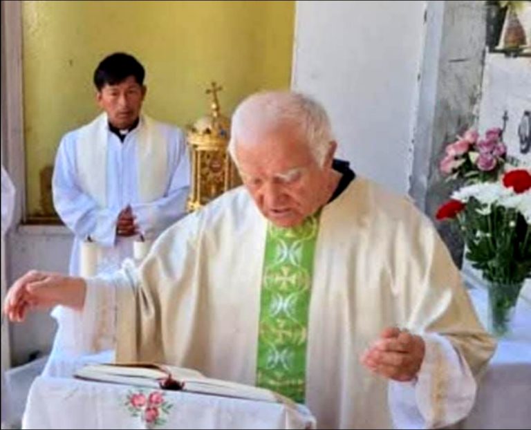 Auguri a don Luigi Dalla Costa per i 50 anni di sacerdozio