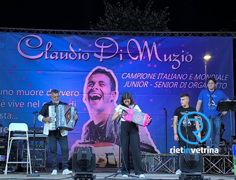 Le figlie Di Muzio sul palco per ricordare papà Claudio. Forti emozioni a Cantalice nel Memorial per il Maestro – LE FOTO
