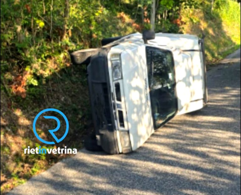 Fiorino si ribalta a Poggio Perugino