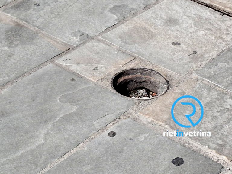 SEI TU IL REPORTER di Rietinvetrina – “In via San Pietro Martire c’è un buco pericoloso per i pedoni zona ascensore”