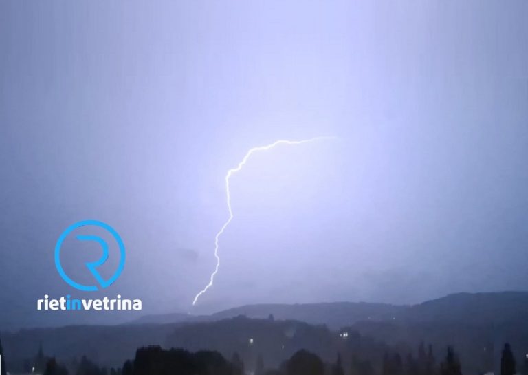 ►VIDEO – Lo spettacolo dei fulmini durante l’ultimo nubifragio notturno su Rieti