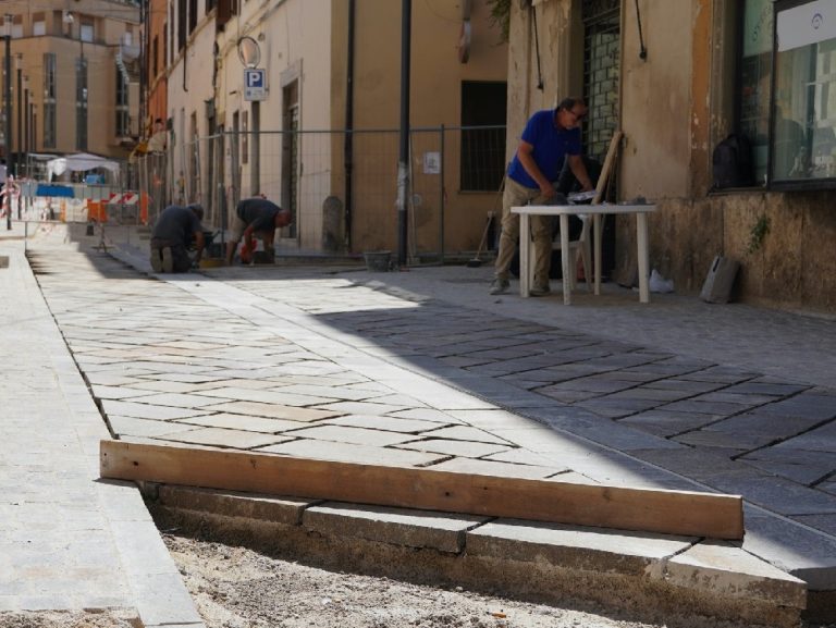 Avanzano i lavori per ultimare la nuova via Cintia