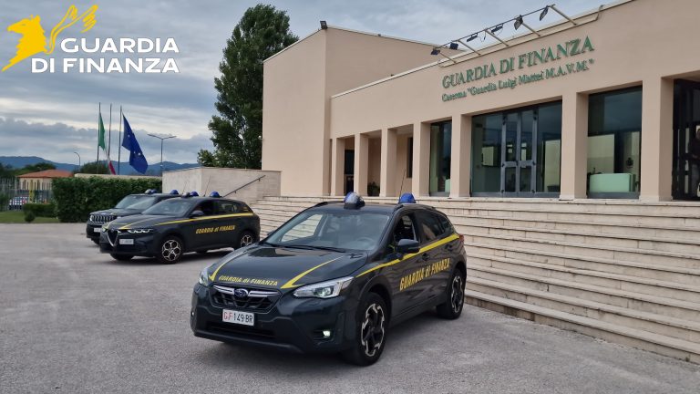 Arrestato dipendente comunale per assenteismo reiterato: andava al bar o a fare shopping
