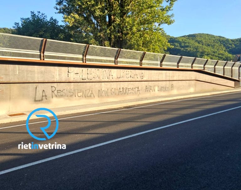 Su Ponte Turano una scritta in favore della Palestina e un riferimento ad Anan