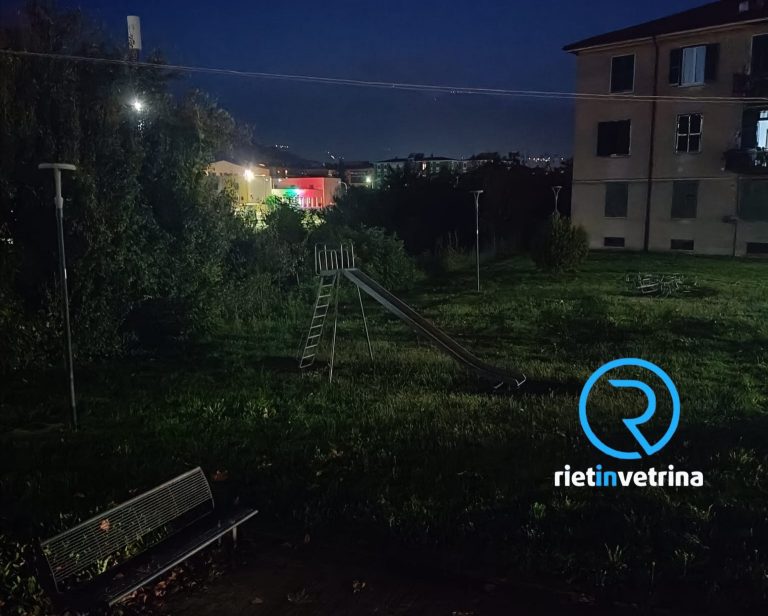 SEI TU IL REPORTER – “La zona dei giardini degli Alpini a Porta d’Arce è al buio. Come mai?”