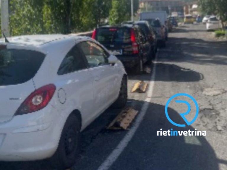 SEI TU IL REPORTER – Samuele: “Ancora sosta selvaggia in via di Mimose. Quando sarà realizzato un vero marciapiede?”