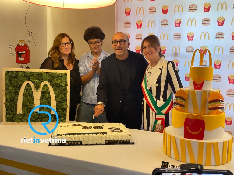 ►VIDEO – Taglio della torta per il nuovo McDonald’s di via A.M. Ricci a Rieti. Il punto vendita già dà lavoro a 60 persone