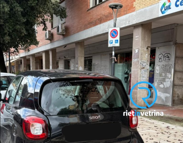 SEI TU IL REPORTER – “In viale Matteucci posteggi dei disabili occupati abusivamente”