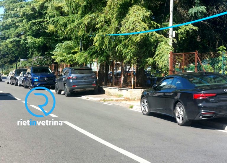 SEI TU IL REPORTER – “Anche in via della Cavatella a Rieti auto sempre sui marciapiedi”