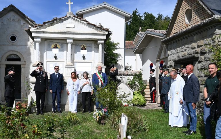 Al cimitero di Scai (Amatrice) commemorato il vice brigadiere Gerardo Catena, medaglia d’oro al Valor Civile
