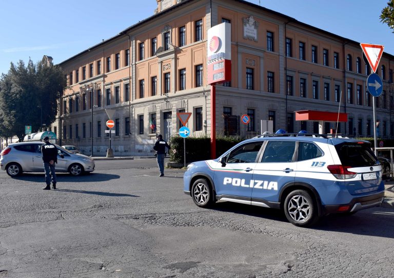 Controlli a tappeto della Polizia di Stato: identificate 274 persone e controllate 150 autovetture