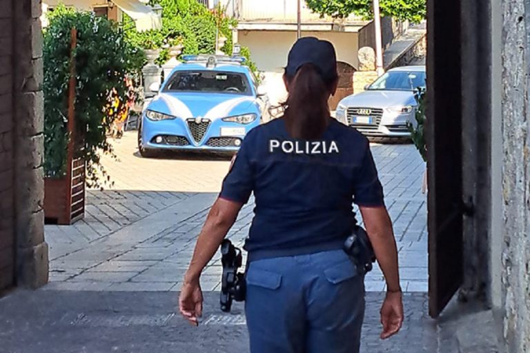 Commette atti persecutori contro l’ex: denunciato 60enne. Applicato il braccialetto elettronico