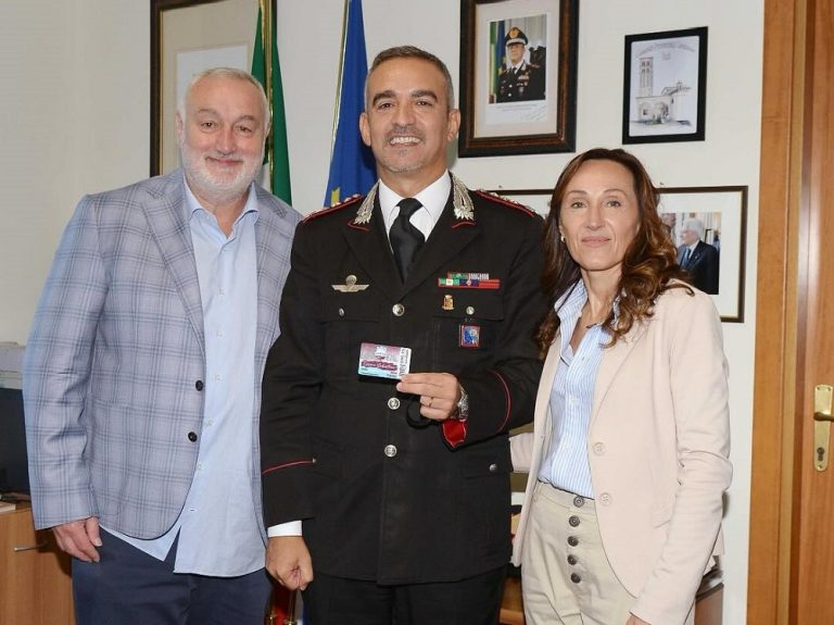 La Sebastiani Rieti visita il Comando Carabinieri e consegna un abbonamento al comandante Valerio Marra