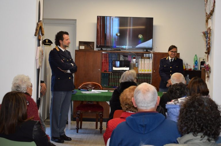 Truffe agli anziani, continua la campagna di sensibilizzazione della Polizia di Stato