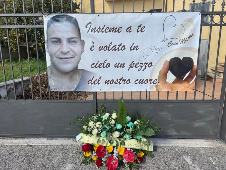 Centinaia di persone al funerale di Mauro Stocchi a Pendenza di Cittaducale