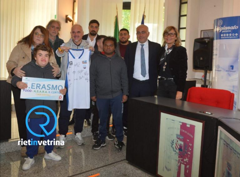 La Sebastiani Rieti dona una maglia ai ragazzi del Progetto Sant’Erasmo Il Cortile